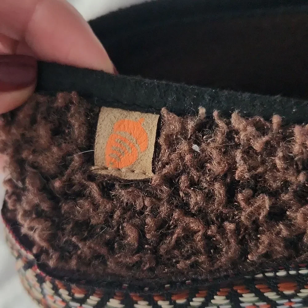 Acorn Kids Slippers - Brown Size 3-4